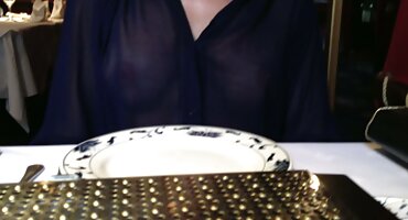 sex tây đen gái nhật Silicone slut fucks với người yêu sem phim set của hàng xóm, trêu chọc tits tươi tốt của cô.